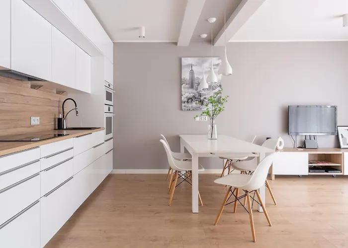 Rentplanet - Apartament Partynice *