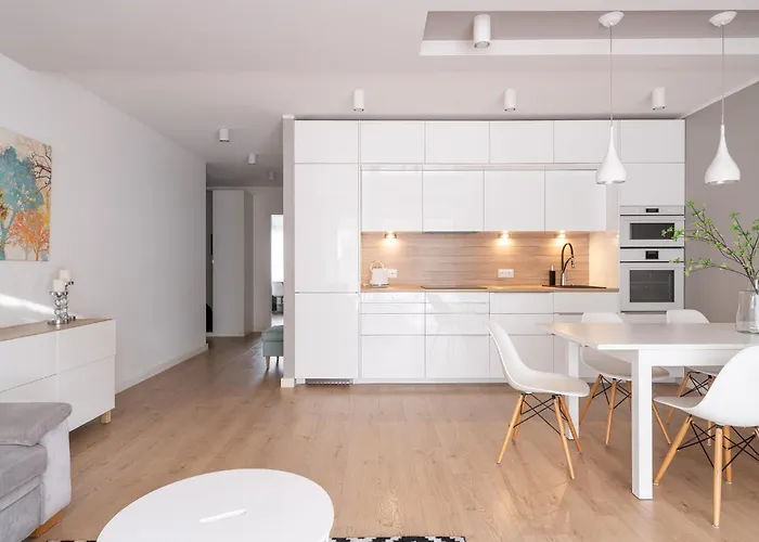 Rentplanet - Apartament Partynice شقة *