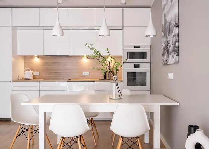 Rentplanet - Apartament Partynice شقة *