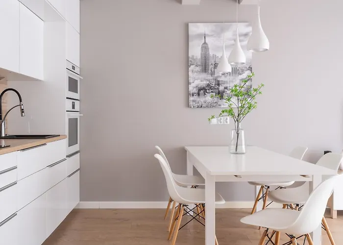 Rentplanet - Apartament Partynice شقة *