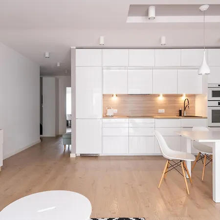 Rentplanet - Apartament Partynice Apartment *