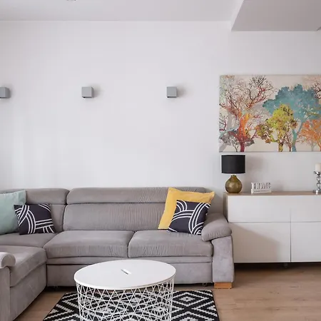 Apartman Rentplanet - Apartament Partynice *