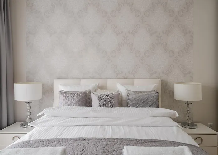 Rentplanet - Apartament Partynice